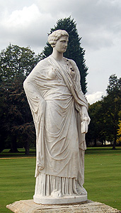 Statue of Ceres near the Fountain September 2011